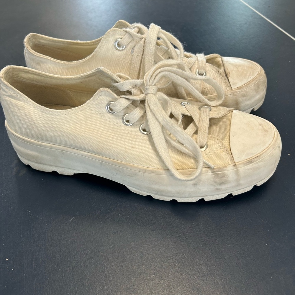 Low cut Platform Converses